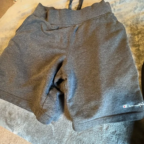 Men’s champion shorts - Picture 3 of 7